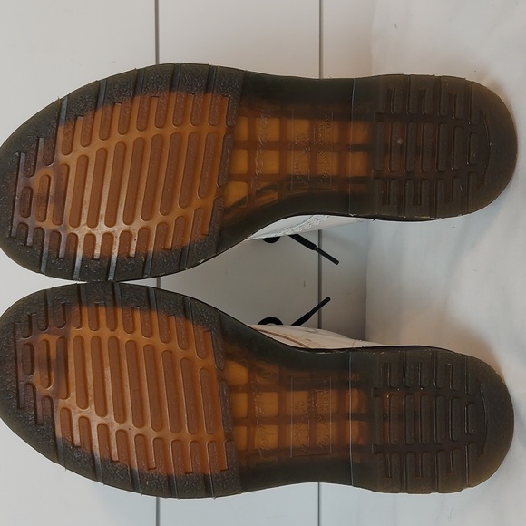 Dr. Martens white "AirWair with Bouncing Soles" boots.  Sz 8 - Picture 6 of 13